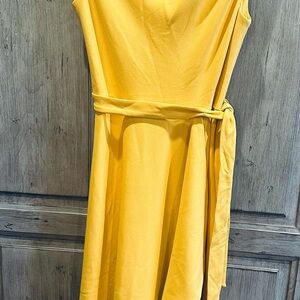 Elegant Yellow Sleeveless Dress